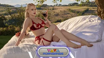 VIXEN หนังโป๊ฝรั่ง Avrora Meey สาวรัสเซียผมบลอนด์ผิวขาวหุ่นเซ็กซี่ roleplay พนักงานหื่นยั่วยวนเจ้านาย โดนจับโม๊กควยดูดสดลีลาเงี่ยน ซอยหีกระแทกในบ้านครางเสียวลั่น XXX เย็ดแรงจนแตกในคาหี