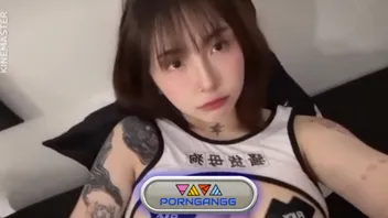 คลิปหลุด Onlyfans น้องนิว สาวไทยขาวเนียนน่ารัก ช่วยตัวเองในห้องนอนด้วยควยปลอมใหญ่ เสียบหีรัวแรงรูแดงแฉะน้ำเงี่ยนเยิ้ม ครางเสียวลั่นห้องเงี่ยนจัด xxx