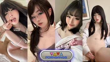PupuWaifu Onlyfans สาวเกาหลีแว่นตัวอวบนมใหญ่ นั่งโต๊ะคอมเล่นหีด้วยเซ็กส์ทอย ครางเสียวลั่นห้องสั่นหัวนมแทงหีตัวเองเสียวจัด กล้องตั้งนิ่งเห็นชัดทุกอณู xxx