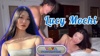 Gattouz0 พี่กัสจัดหนักสาวหมวยจากประเทศจีน Lucy Mochi ไอ้หรั่งควยใหญ่หุ่นล่ำกระหน่ำควยโตซอยหีสาวจนร้องไห้ เย็ดโคตรซาดิสม์หีพังหมด