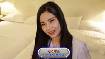 ดูหนังโป๊ไทย2026 JohntronX สาวไทยร่างเล็กโดนหนุ่มฝรั่งนัดเย็ดจับงัดควยแทงเข้าปาก ก่อนโดนซอยถี่ยับเสียวจิ๋มจัด