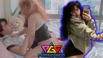 คลิปหลุด Onlyfans vampireneee สาวไทยอวบผิวขาวใส่ชุดเมด นัดเย็ดแฟนในโรงแรม โม๊กควยเลียหีขย่มควยท่าหมา เงี่ยนเต็มหีแตกในน้ำเงี่ยน xxx