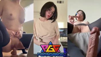annixpress ทางบ้าน Onlyfans สาวแว่นผิวขาวหุ่นดี ถ่ายคลิปขย่มดิลโด้เสียวหีคาชุดโม๊กควยน้ำเงี่ยนไหล