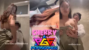คลิปหลุด cherrybombbb_42 งานแต่งห้องน้ำสาวไทยแว่นนมโต โดนแฟนหนุ่มพาเข้าไปเย็ดสด ลูบคลำนมใหญ่โม๊กควยขย่มคร่อม ซอยหีแรงครางเสียวลั่นห้อง แตกในน้ำแตกเต็มหีอย่างมันส์