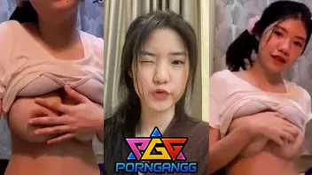 คลิปหลุดทางบ้าน yu_mymz น้องยูสาวไทยผิวขาวหุ่นดี นมใหญ่เด้งดึ๋งในห้องนอน คาชุดนักเรียนยั่วๆ โชว์นมบีบนมเบ็ดหีให้ดูชัด ตั้งกล้องถ่ายคลิปชวนเย็ดแบบจัดจ้าน ครางเสียวๆ เรียกแฟนมาซอยหีสด xxx