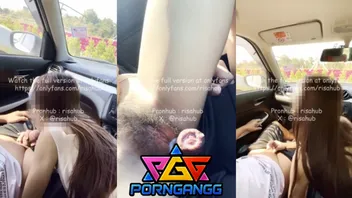 คลิปหลุดเย็ดในรถ XXXX เมียเงี่ยนไม่ไหวจับถอกกระดอแฟนหนุ่มอมควยคารถก่อนขึ้นขย่มเย็ดควยจนน้ำหีแตกกระจาย
