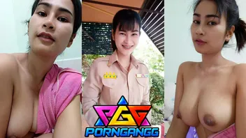 คลิปหลุดครูเตยกับนักเรียนหัวเกรียน ครูสอนภาษาไทยชวนนักเรียนมาเย็ดที่บ้านพักครู หุ่นครูโคตรเด็ดนมใหญ่เอวบาง แก้ผ้านั่งถ่างหีเอาจิ๋มสวยบดกระดอใหญ่ เอากันฟิวแฟนเหมือนเอากันมาหลายรอบแล้ว
